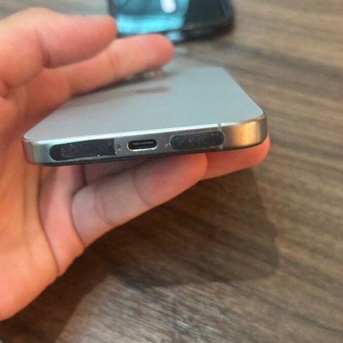 iPhone 15 Pro Max Natural Titanium 256GB like new