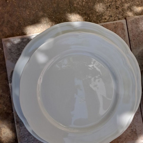 Ionia porcelain dinnerware set 25 pieces like new