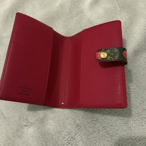 Louis Vuitton Cerises Agenda like new with broken metal support