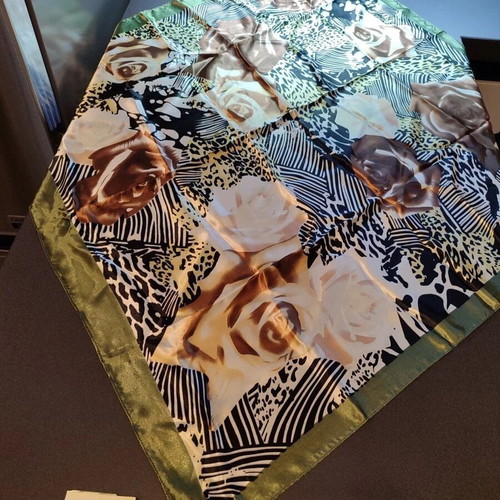 Scarf new green and brown 80 x 80 cm