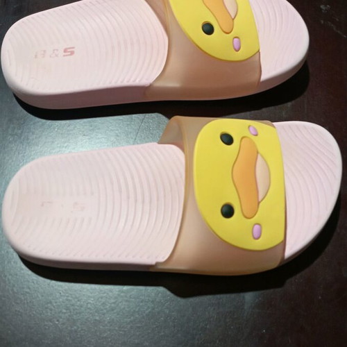 B & S slippers used, size 25.5 with duck design pink and yellow
