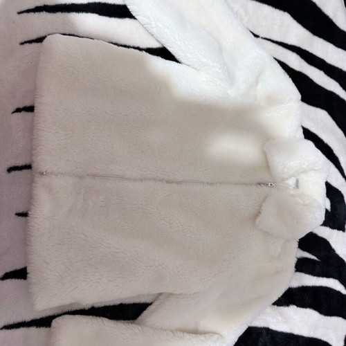 White women's fur coat like new, size 38-40