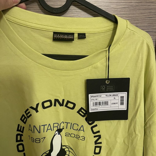 T-shirt Napapijri new with tag, yellow, XL, loose fit