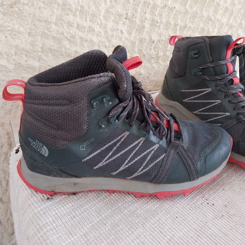 North Face shoes size 37 like new