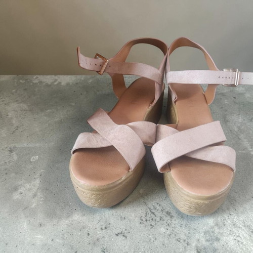 Voi Noi sandals with nude suede strap, size 38, like new