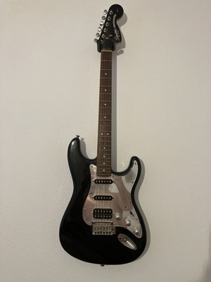 Fender Stratocaster guitar with amplifier, like new