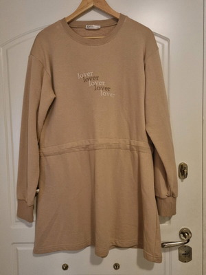 Wanderlust mini sweatshirt dress like new, size Medium/Large