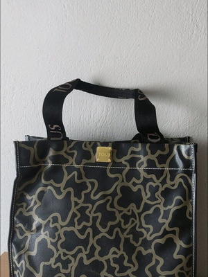 Tous shoulder bag like new, large capacity, black