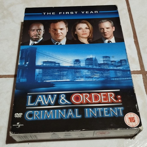 Law & Order DVD set first season 6 discs like new, crime genre