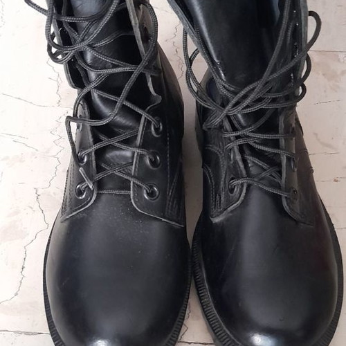 Military boots like new, size 41