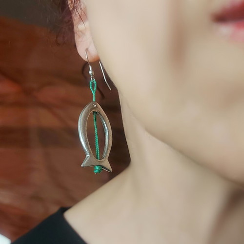 Fish-shaped earrings like new, green and silver