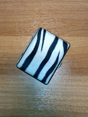 Θήκη τσιγάρων Zebra Status Collection σε καλή κατάσταση