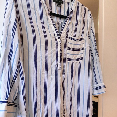 Striped women's blouse like new, size M, white and blue