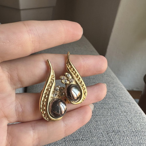 Vintage earrings with stainless steel and hematite stone, like new