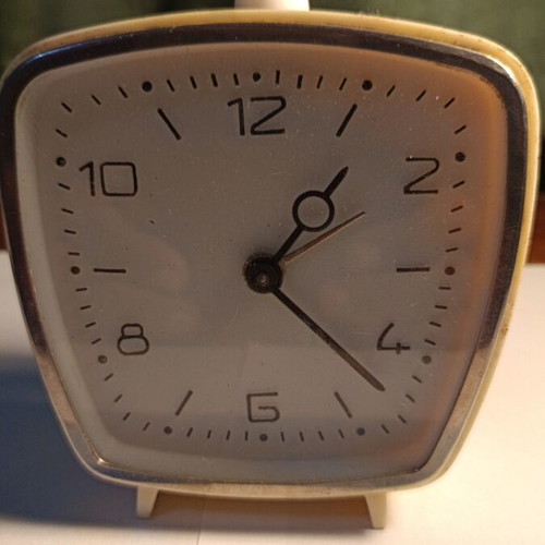 Victoria Aradora 4 rubine clock used