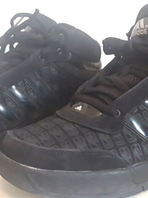 Adidas NBA Top Ten μεταχειρισμένα μαύρα αθλητικά μποτάκια μέγεθος 42 2/3