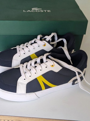 Lacoste sneakers μέγεθος 39 σαν καινούργια, μπλε με λευκό και κίτρινη λεπτομέρεια