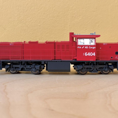 PIKO NS Cargo 6404 Diesel Locomotive model like new HO scale