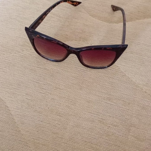 Sunglasses like new with case and cleaning cloth, black and orange