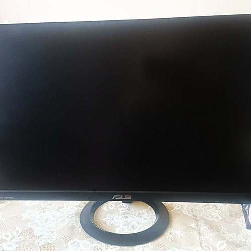 Asus 23 Monitor used with screen line