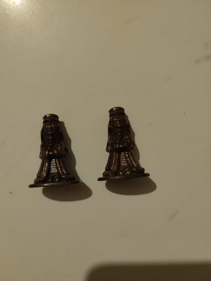 Kinder Surprise Court Lady two pieces like new, pack