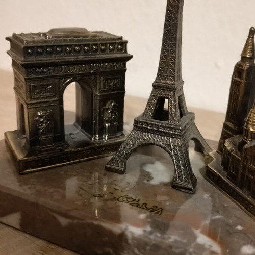 Paris desk decor like new, bronze figurines with marble base