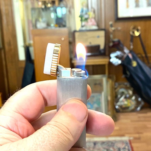 Cartier lighter in excellent condition with service guarantee