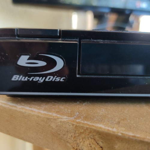 Panasonic DMP-BD75 Blu-ray player with remote