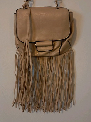 Leather shoulder bag with fringes beige like new, boho western style