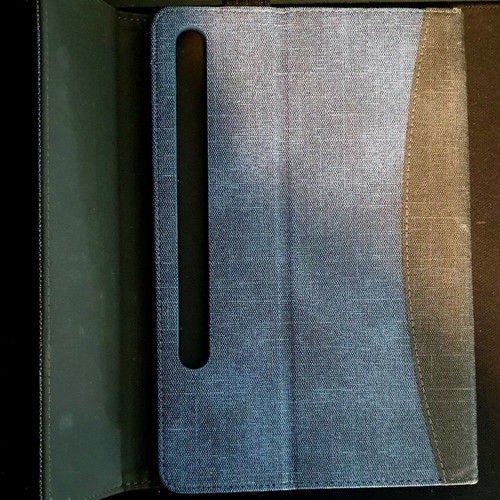 Samsung Tab S6 10.5" case like new