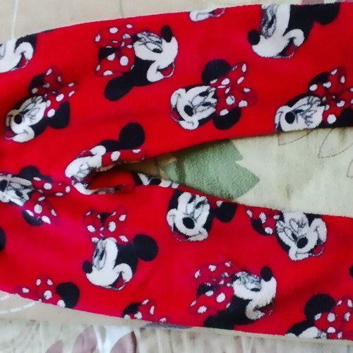 Minnie Mouse fleece pajamas used, size 3-4 years, white and red