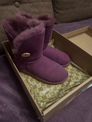 Ugg boots used, purple, size 37