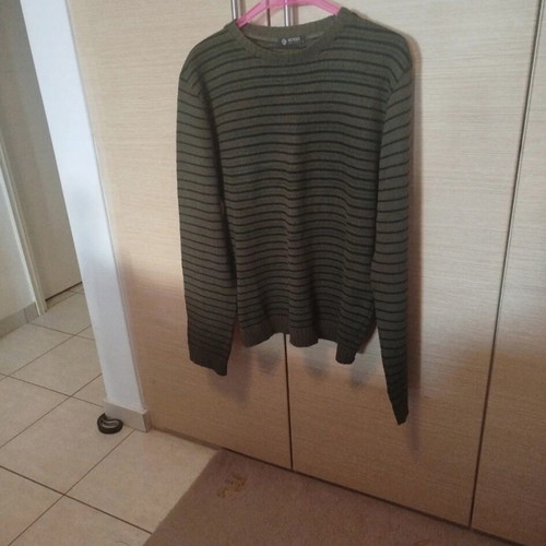 Street striped men's pullover medium like new, khaki