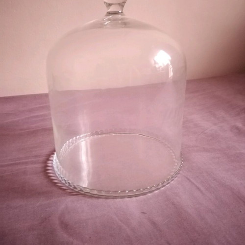 Vintage crystal cake stand with flat base like new