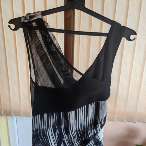 Caractere luxury dress black white geometric pattern size XS like new