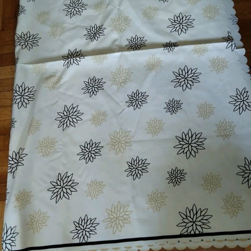 Table linens like new, pack of 5 pieces