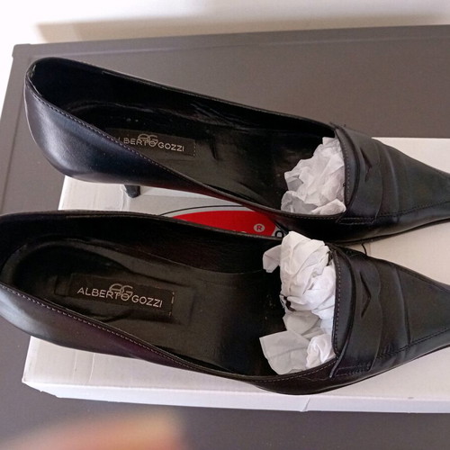 Alberto Guardiani black leather pumps like new, size 40