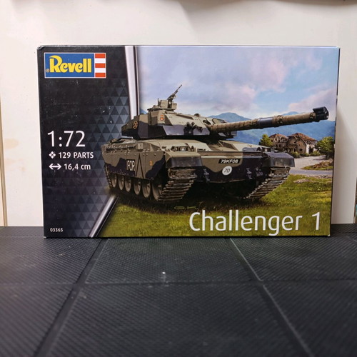 Challenger 1 1:72 tank model kit new by Revell