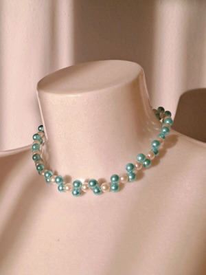 Choker with white and blue pearls new