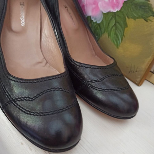 Kalogirou leather pumps size 41.5-42 like new, black