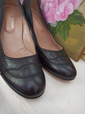 Kalogirou leather pumps size 41.5-42 like new, black