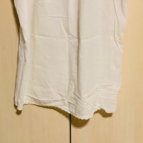 Sfera white cotton blouse with lace and colorful embroidery like new, size M