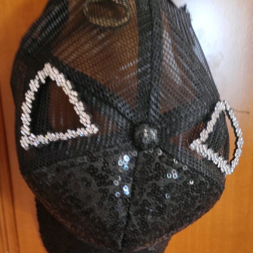 Hats set of 5 like new, including Adidas and Nike, sequined and cotton
