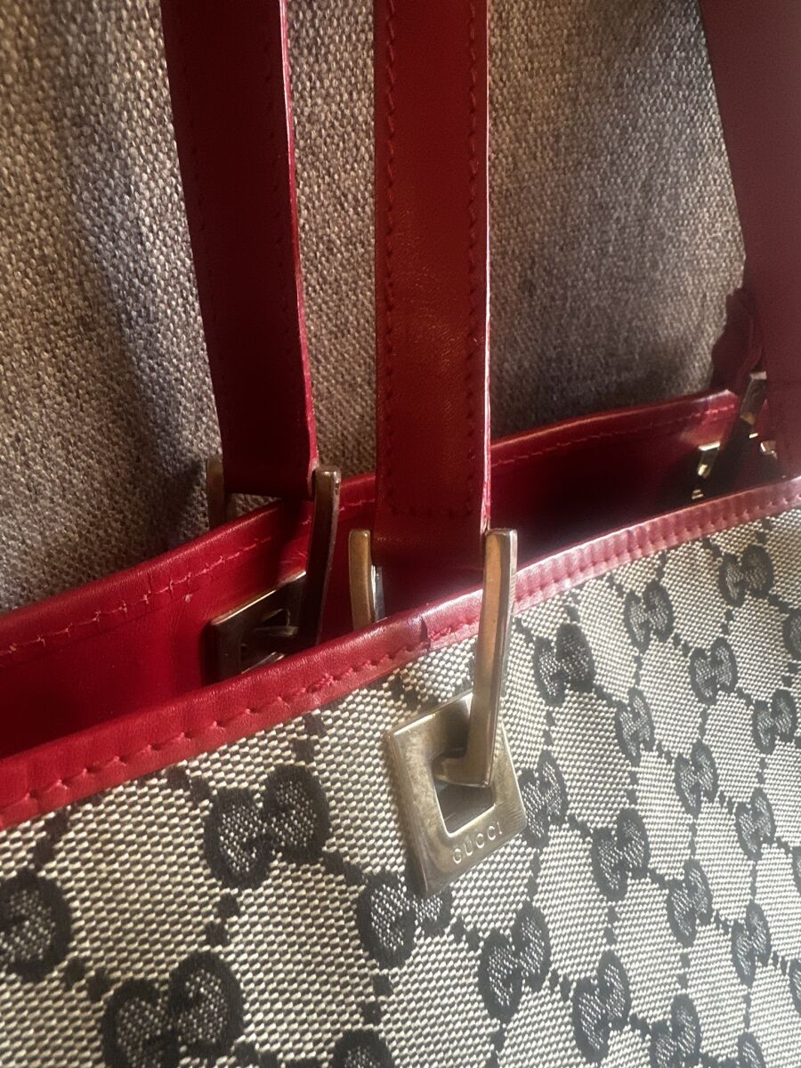 Gucci GG Canvas Tote Bag with Red… - € 250,00 - Vendora.cy