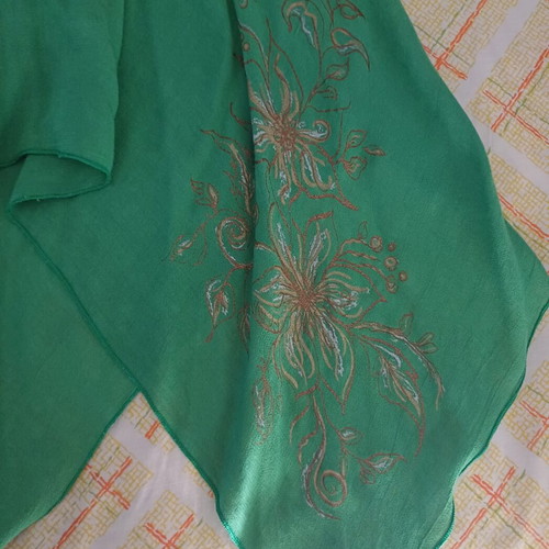 Long top with beaded straps Lynne M/L like new, green