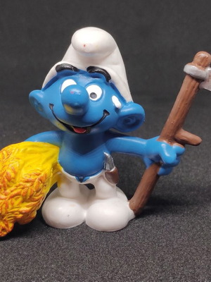 Smurf Harvester Schleich collectible figure 1981 like new