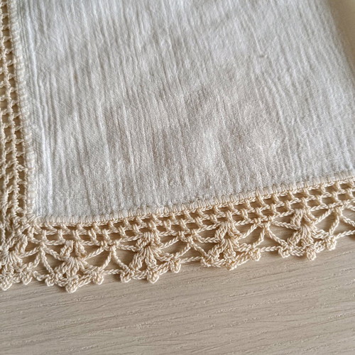 Handmade table runner 35x31cm with organza and lace, 1980s, like new