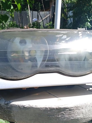 Left headlight for BMW used
