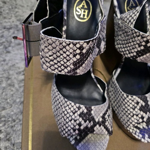 Ash high-heeled shoes with snake pattern like new, size 39