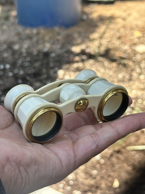 Vintage Opera Glasses 2.5x used, white with gold details